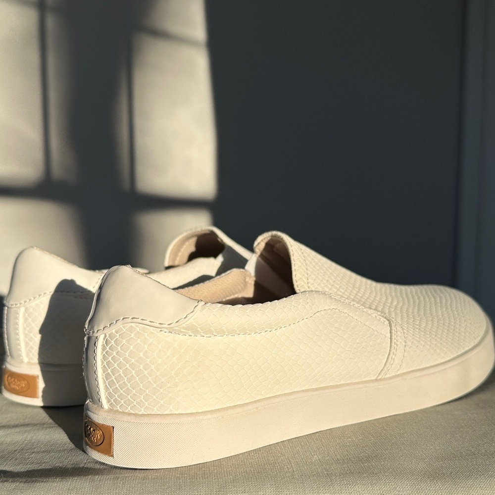 Textured off white Slip-On Sneakers
